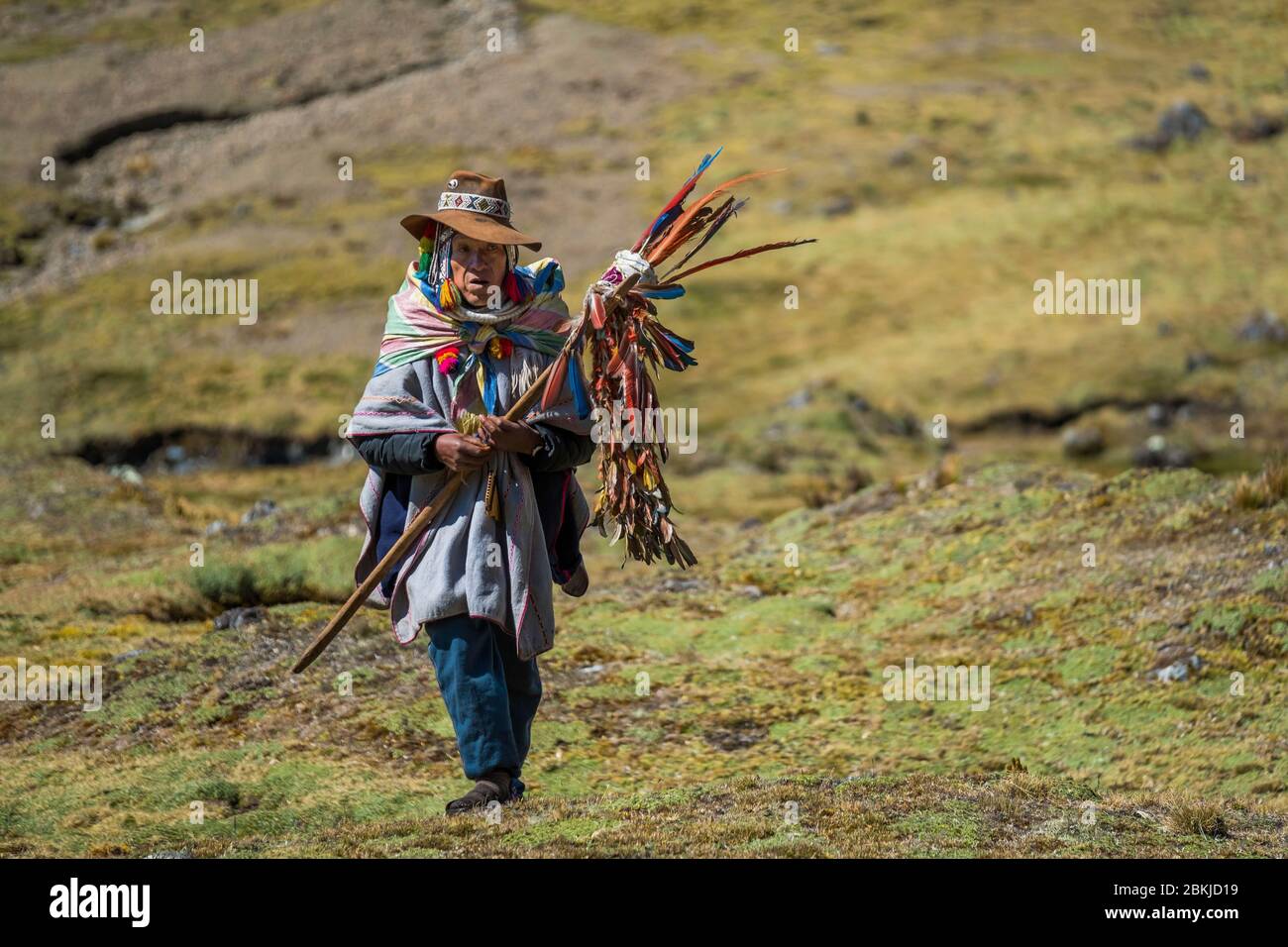 Perù, Cusco, Cordillera de Sinakara, Mahuayani, comunità indigena Q'ero, clan Quiko, lontano annesso o frazione, Lorenzo, Q'ero intercessore tra il mondo prosaico degli uomini e il mondo più spirituale delle divinità tutelari o Apo Foto Stock