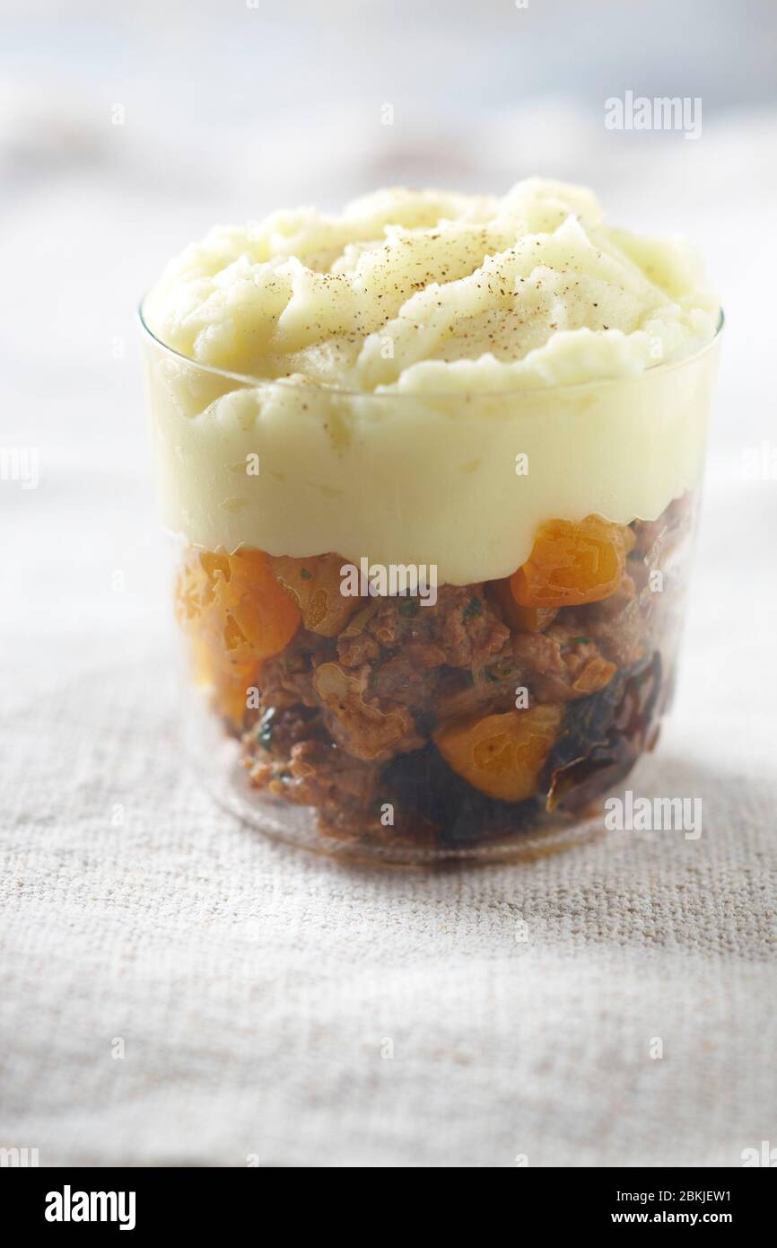 Risata salsiccia di mucca carne frutta secca Foto Stock