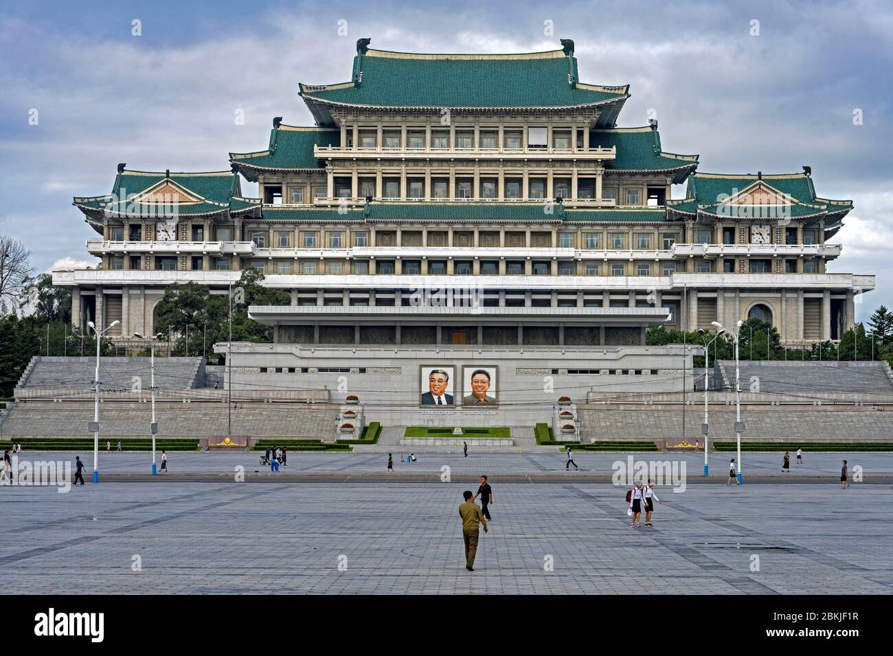 Corea del Nord, Pyongyang, Piazza Kim il Sung, la Biblioteca Foto Stock