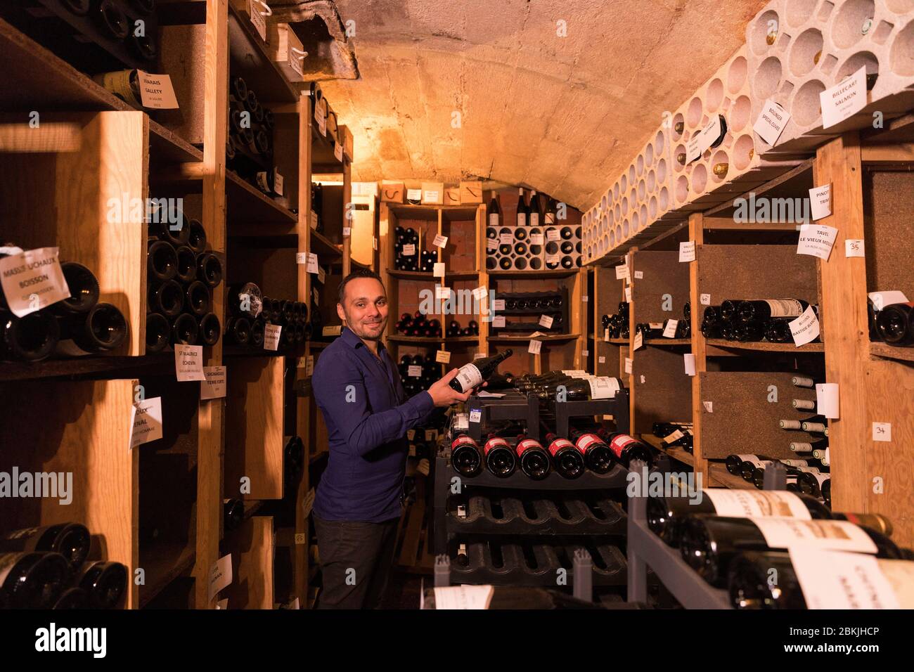 Francia, Vaucluse, Avignone, le 46 ristorante, wine bar, commerciante di vino, Nicolas Martin Foto Stock