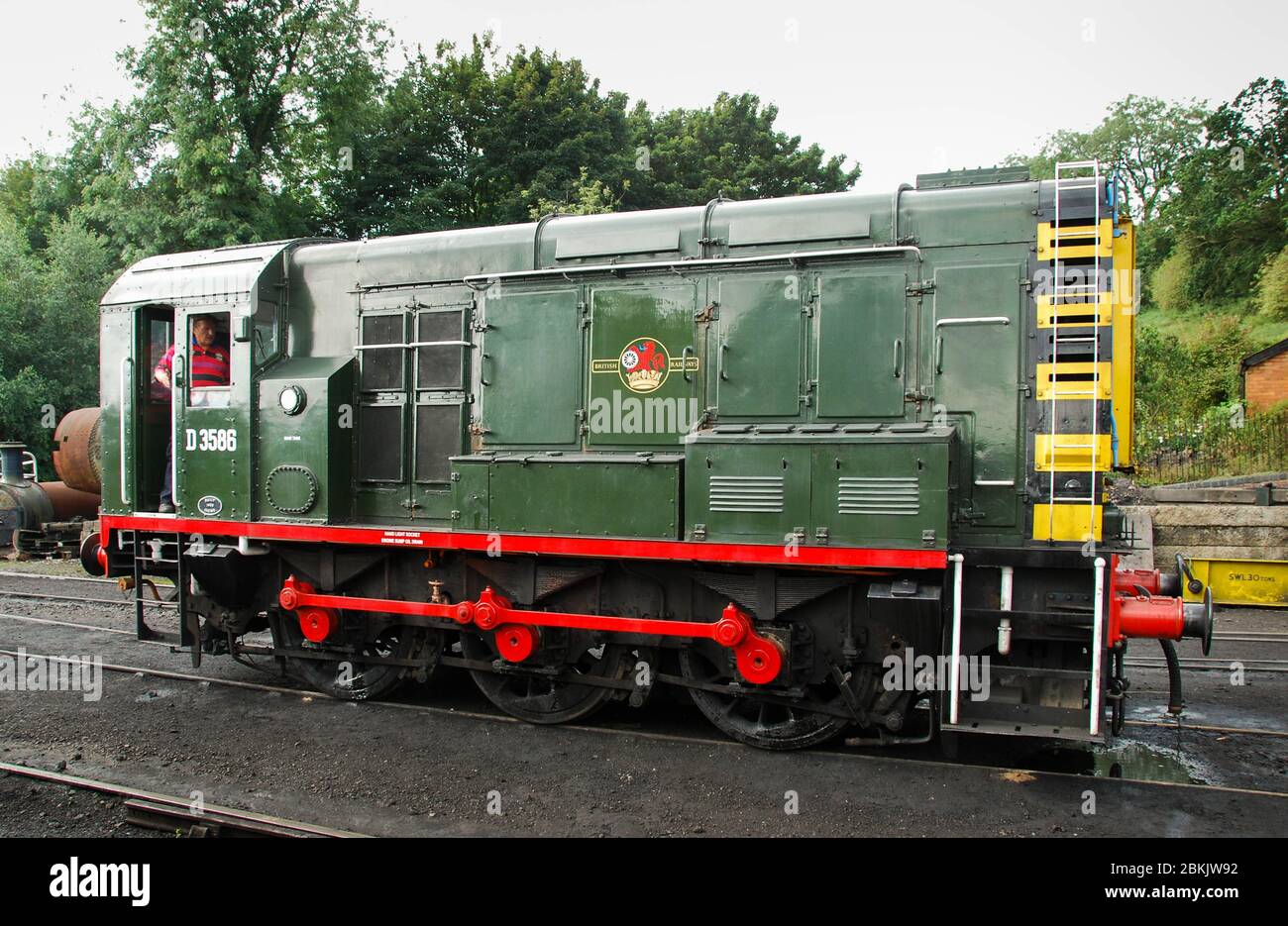 Bridgenarth, Inghilterra - Agosto 2016: Vista grandangolare di una locomotiva elettrica a shunter diesel conservata sulla Severn Valley Railway Foto Stock