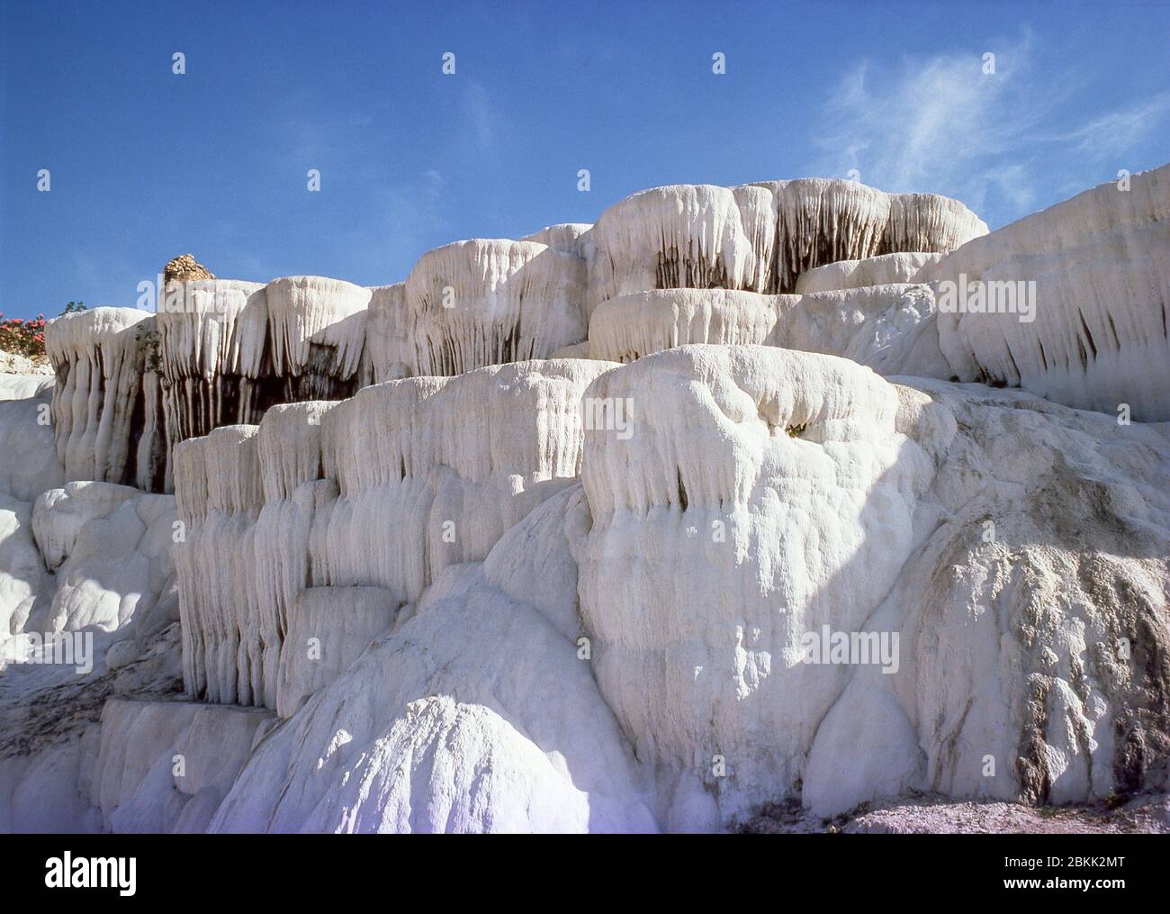 Terrazze bianche in travertino, Pamukkale, provincia di Denizli, Repubblica di Turchia Foto Stock