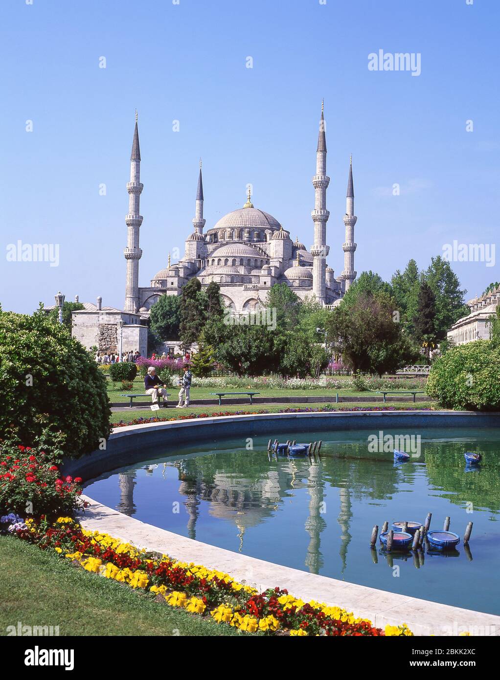 Moschea del Sultano Ahmed (Moschea Blu), e negozi di tappeti turchi, il quartiere di Fatih, Istanbul, Repubblica di Turchia Foto Stock