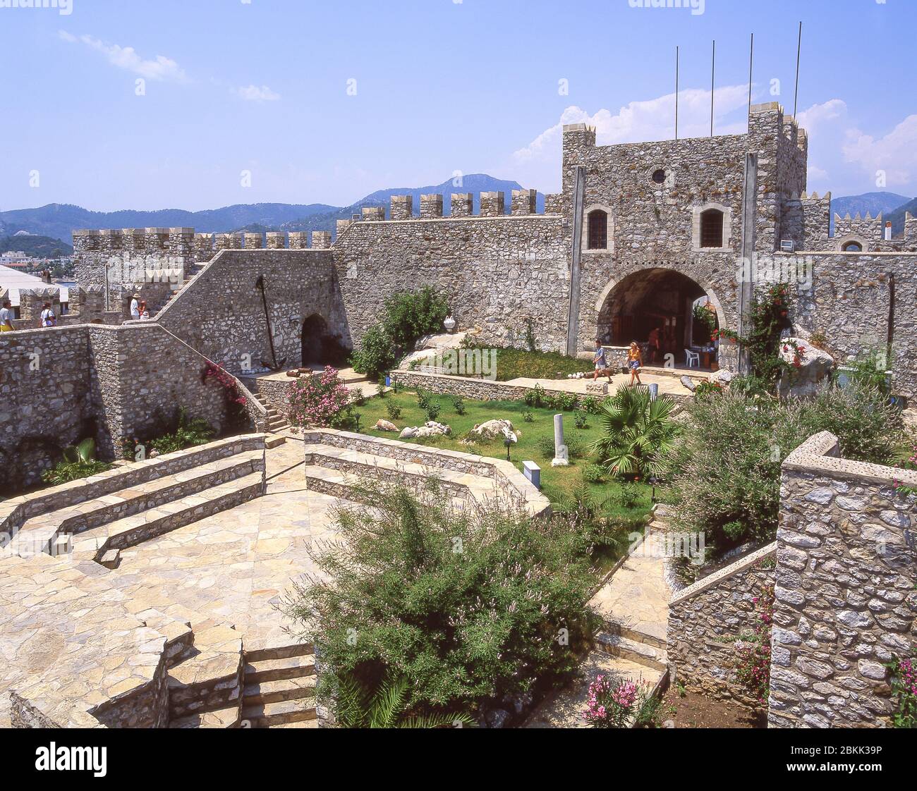 Cortile del Castello di Marmaris, Marmaris, Provincia di Mulga, Repubblica di Turchia Foto Stock