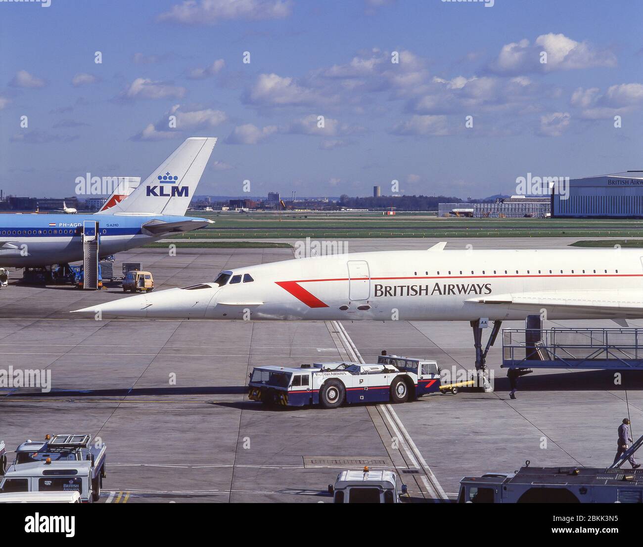 Ex British Airways Concorde Aircraft presso l'aeroporto di Heathrow, London Borough of Hounslow, Greater London, England, Regno Unito Foto Stock
