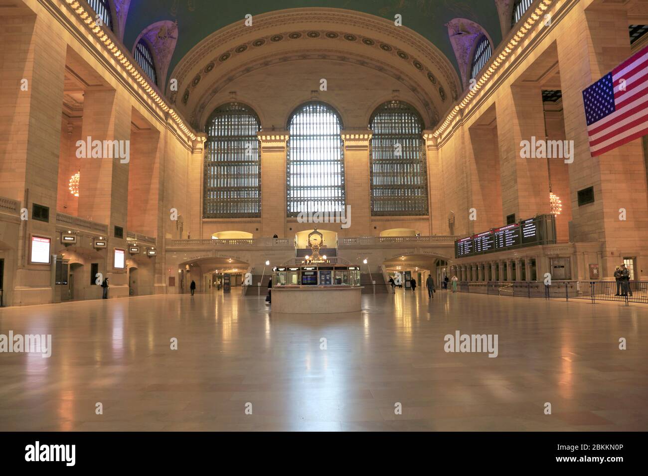 Vuoto Main Concourse Grand Central Station durante la pandemia di coronavirus, blocco New York City 1 maggio 2020 Foto Stock