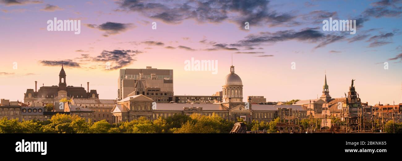 Panorama del cielo della città vecchia Montreal al tramonto, Quebec, Canada Foto Stock