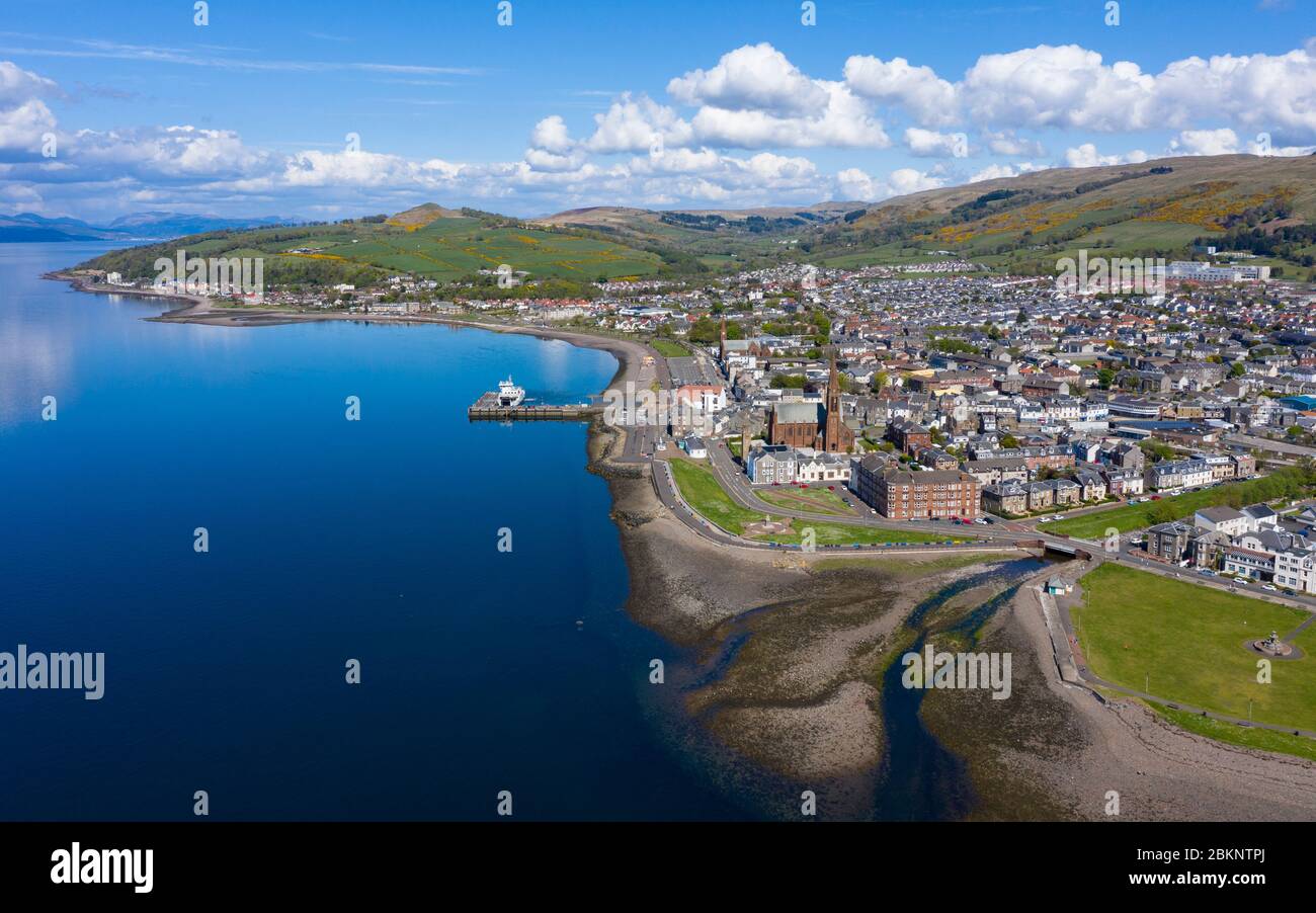 Veduta aerea della città balneare di Largs nel Nord Ayrshire, Scozia, Regno Unito Foto Stock