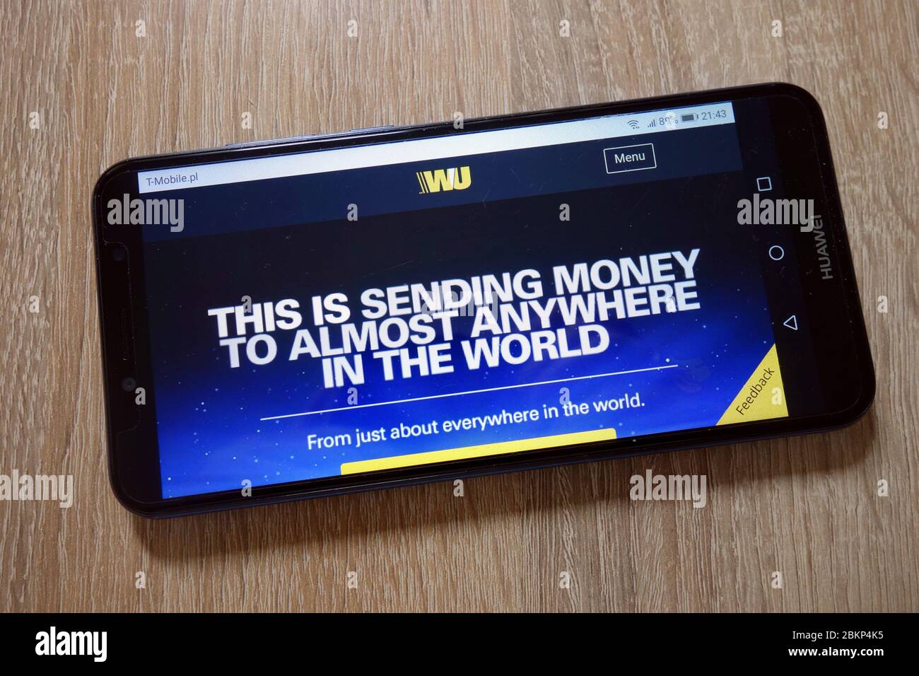 Sito Web di Western Union (www.westernunion.com) visualizzato sullo smartphone Foto Stock