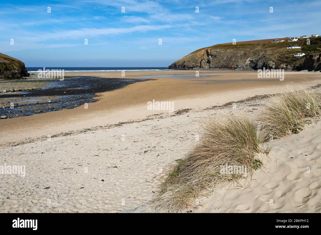 spiaggia vuota a causa del coronavirus, covid 19, a mawgan porth, cornovaglia, inghilterra, gran bretagna. Foto Stock