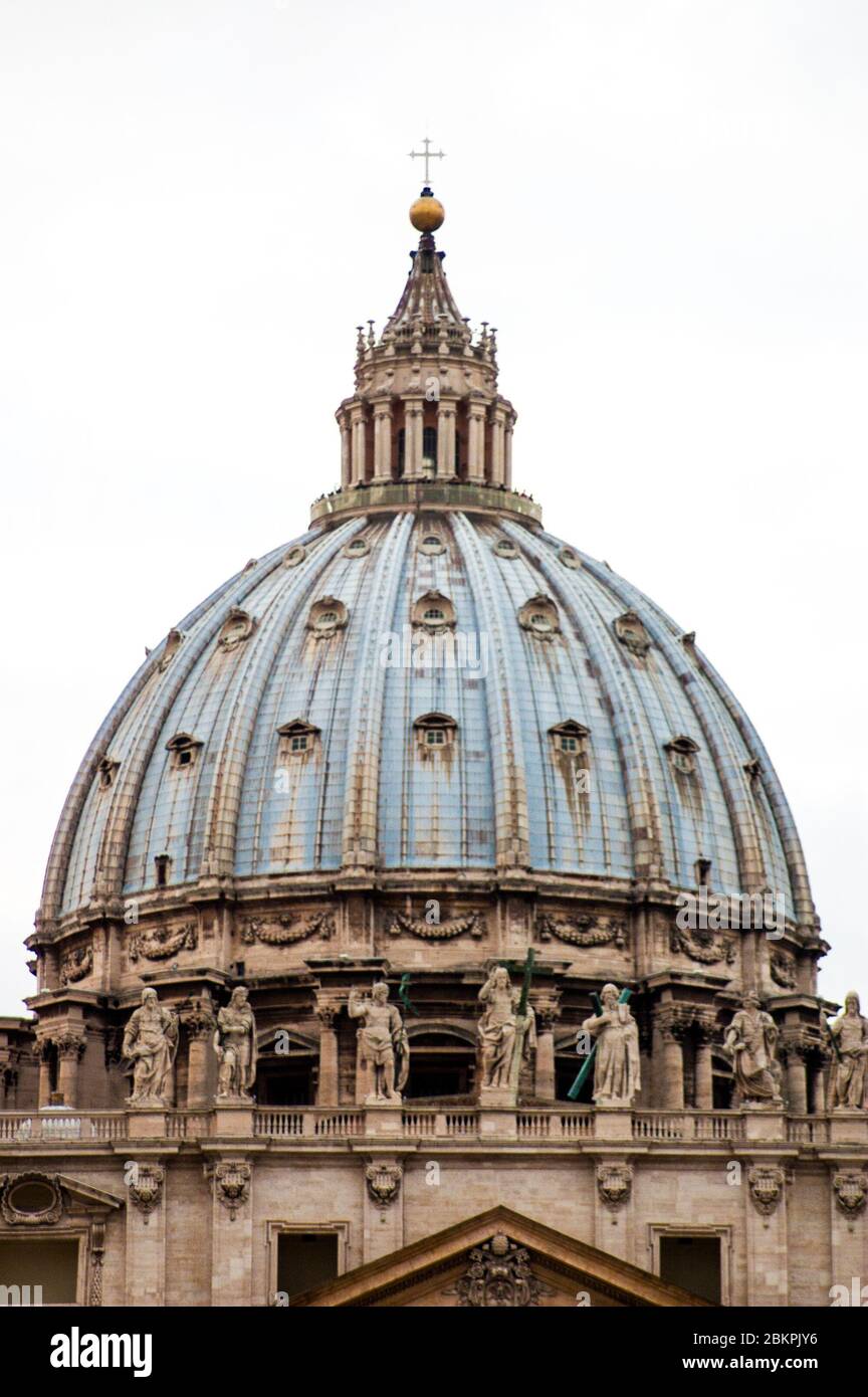 La cupola di Piazza San Pietro, Città del Vaticano. Foto Stock