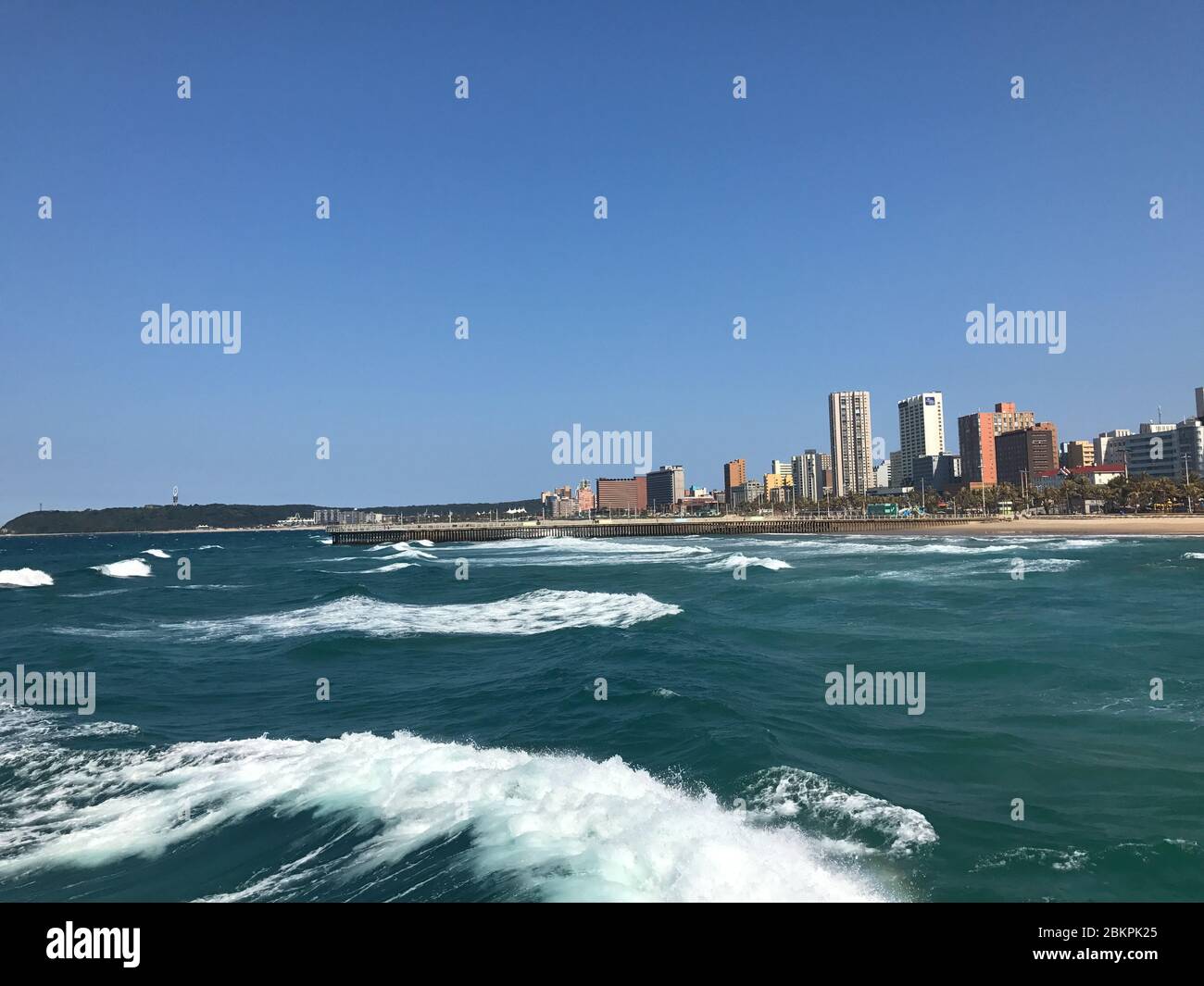 Oceano Atlantico che scorre verso Durban Foto Stock