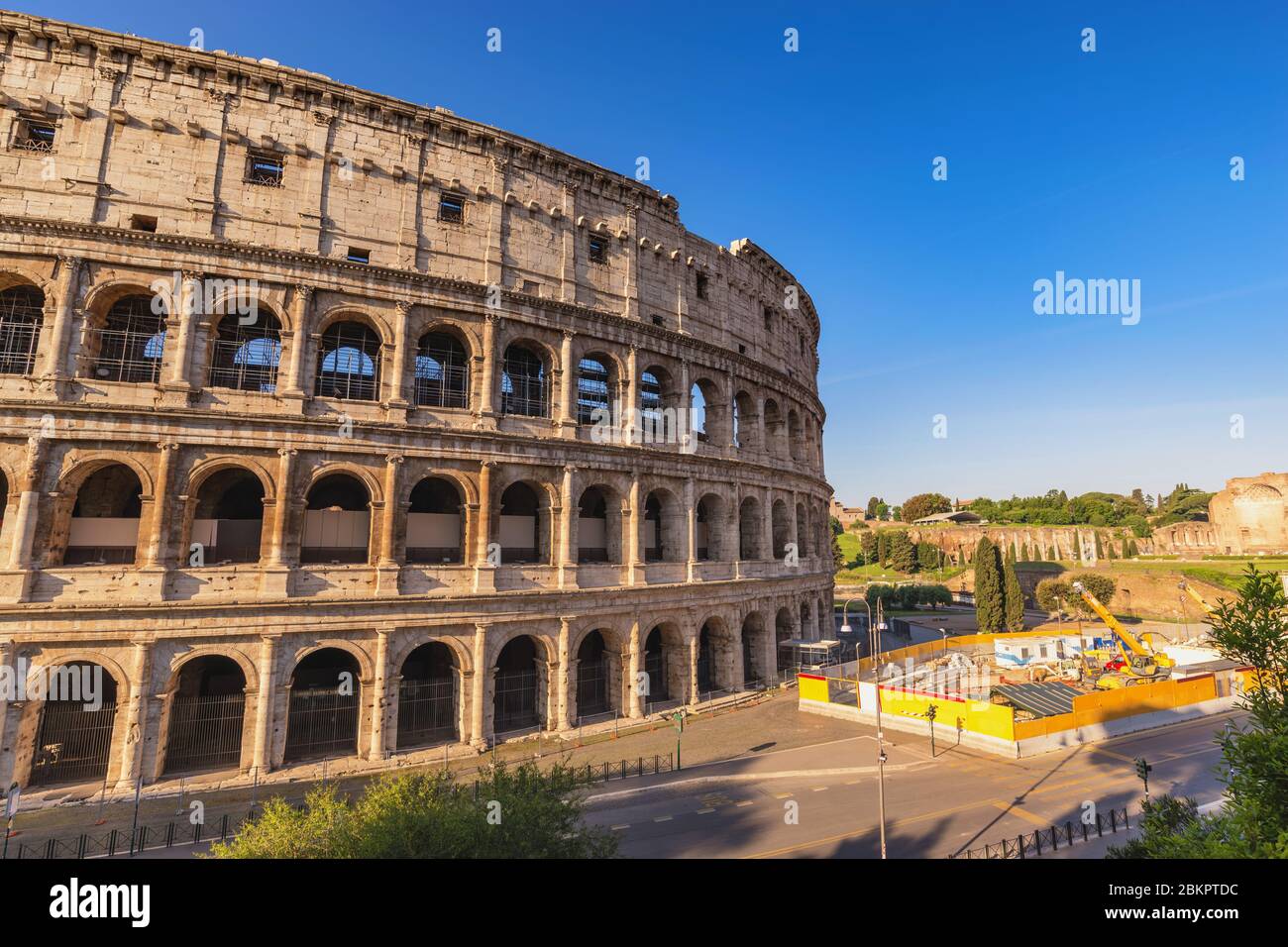 Roma Italia, skyline della città al Colosseo di Roma, nessuno vuoto Foto Stock