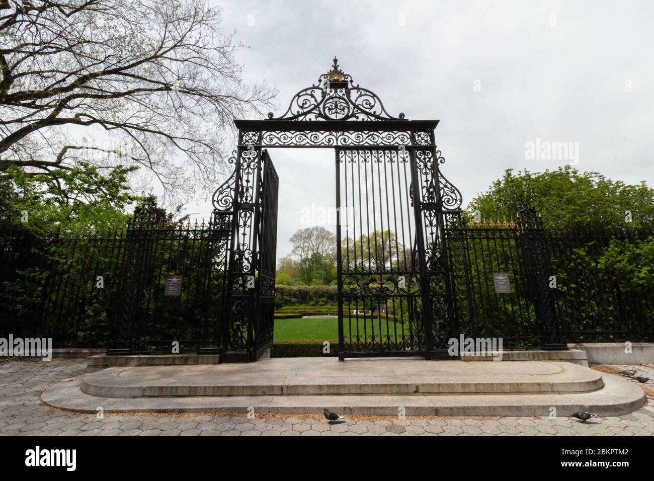 Ingresso al giardino del Conservatorio di Central Park a Fifth ave., l'unico giardino formale nel Central Park Foto Stock