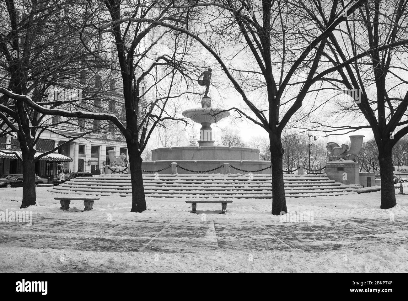 Pulitzer Fountain Plaza Hotel Water Fountain a Manhattan, Central Park, New York, Stati Uniti d'America di Orazio Piccirilli Karl Bitter Isidore Konti Foto Stock