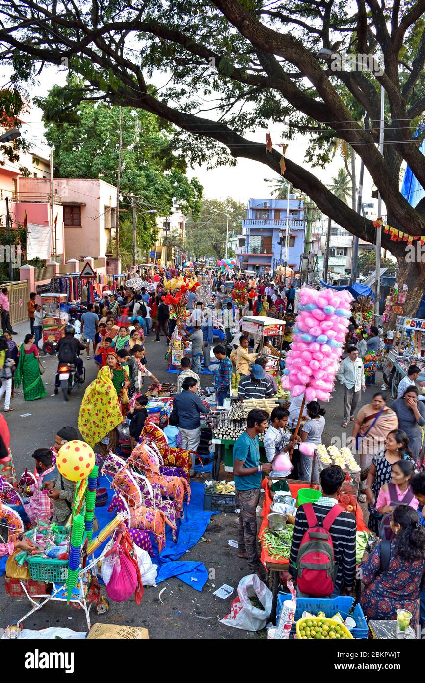 La fiera delle arachidi a Bangalore è un evento annuale che attira folle in migliaia. Foto Stock