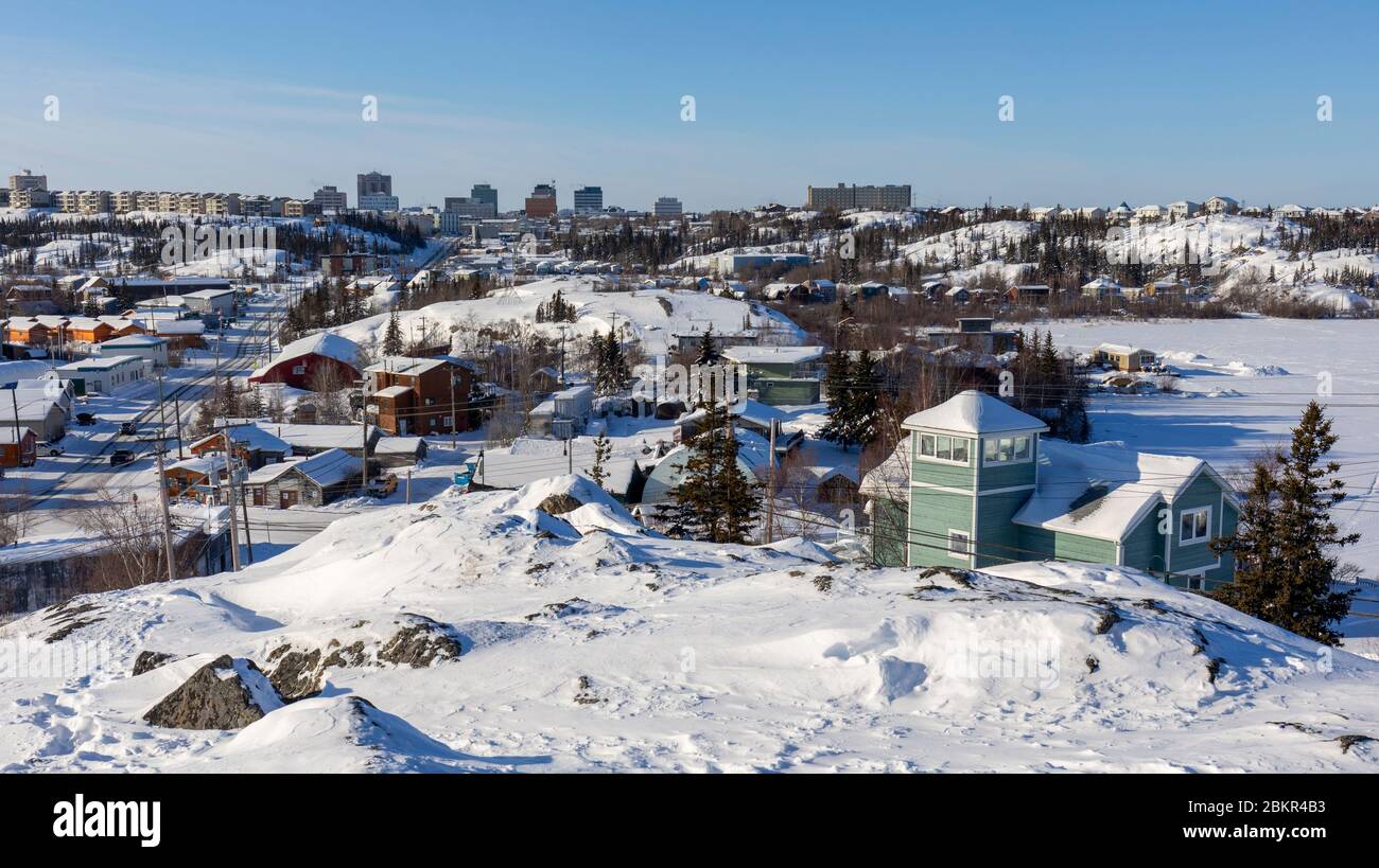 Canada, territori del Nord-Ovest, Yellowknife, vista generale della città dalla collina del monumento dei Bush Pilots Foto Stock
