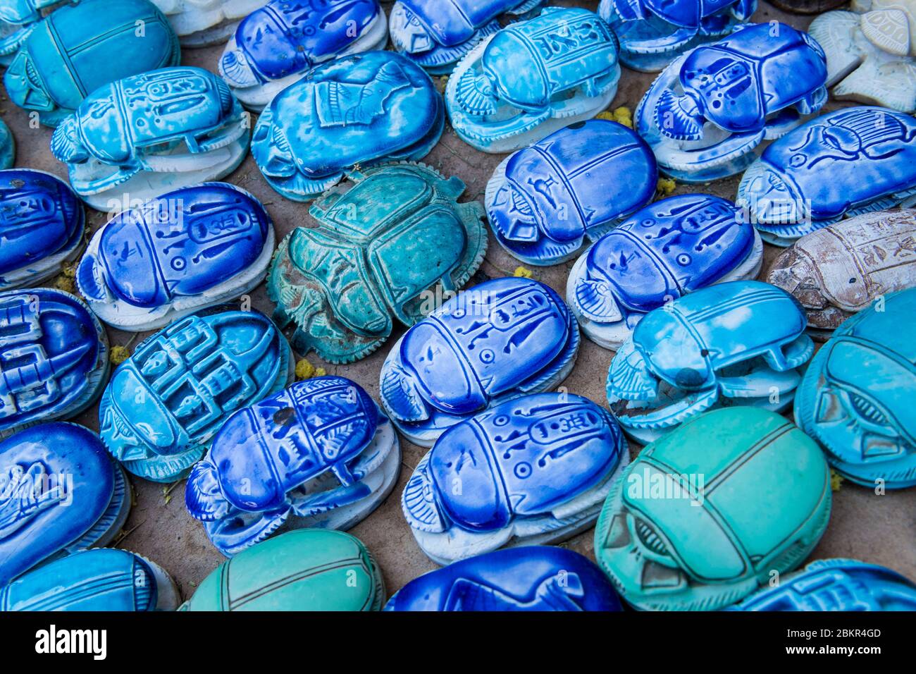 Egitto, Alto Egitto, valle del Nilo, Aswan, coleotteri egiziani sacri, souvenir turistici Foto Stock