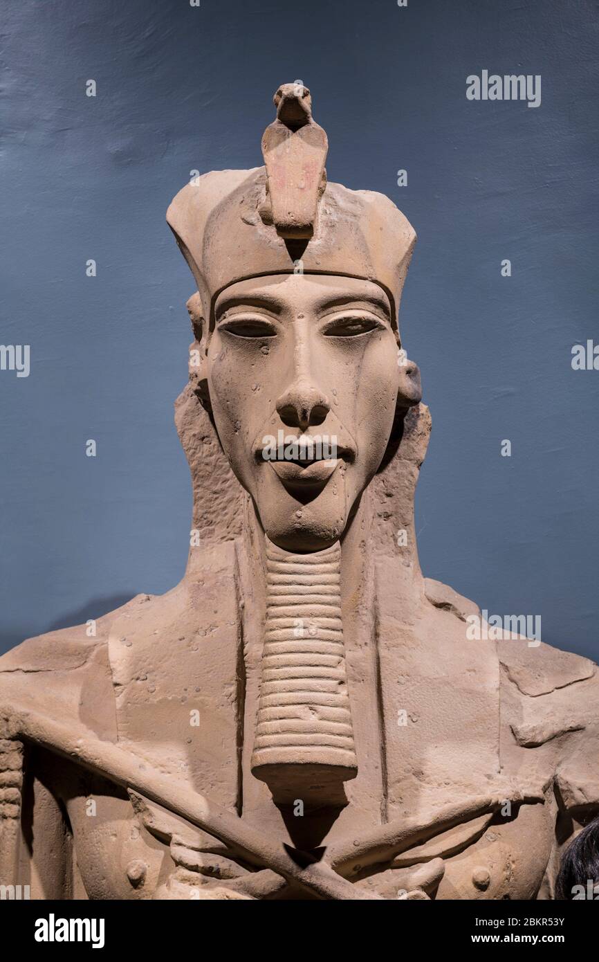 Egitto, Alto Egitto, valle del Nilo, Luxor, Museo Luxor, busto del re Akhenaton Foto Stock