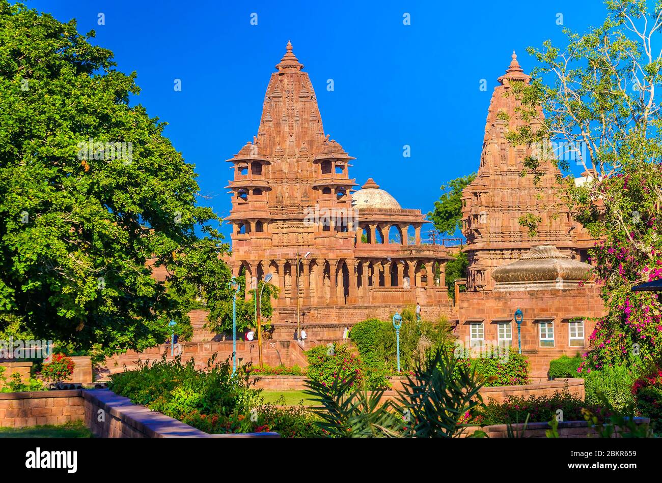 JODHPUR, INDIA – DEC. 02, 2019: I 'giardini del landore' è una collezione di templi e monumenti commemorativi, è un'altra attrazione importante vicino Jodhpur. Mandore Foto Stock