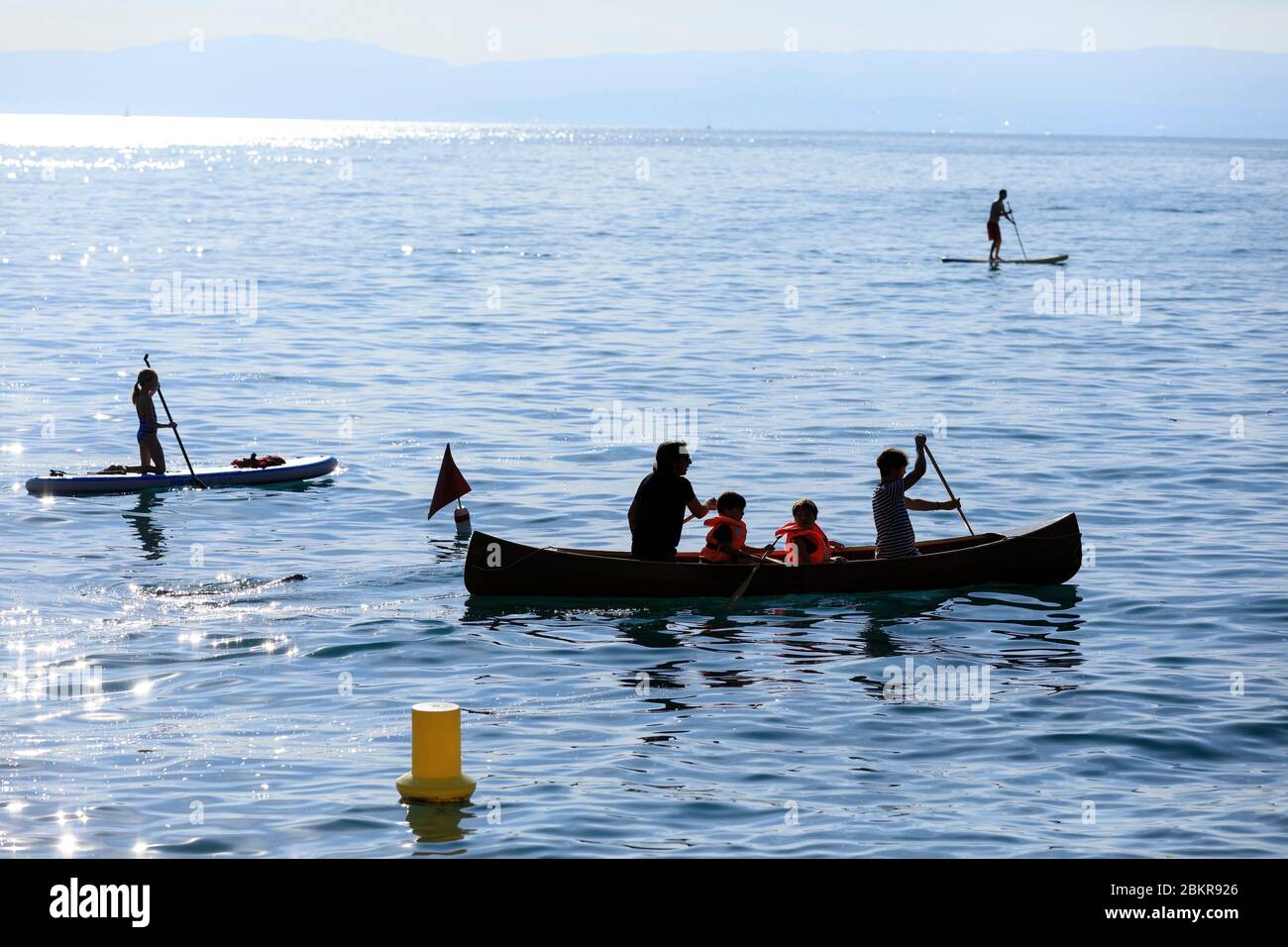 Svizzera, Canton Vaud, la Tour de Peliz, Lago di Ginevra, pagaia e canoa Foto Stock
