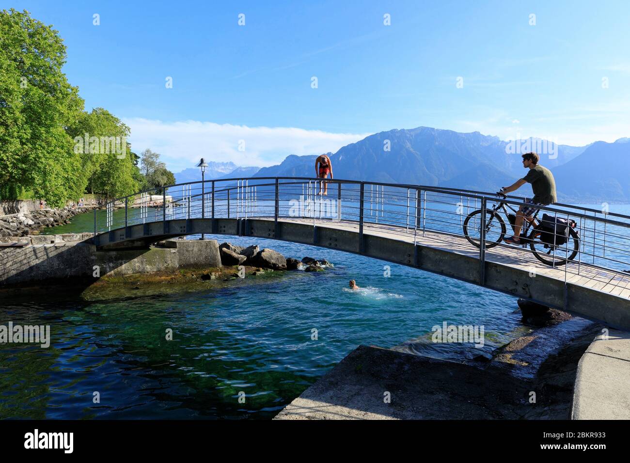 Svizzera, Canton Vaud, la Tour de Peliz, Lago di Ginevra, bicicletta Foto Stock