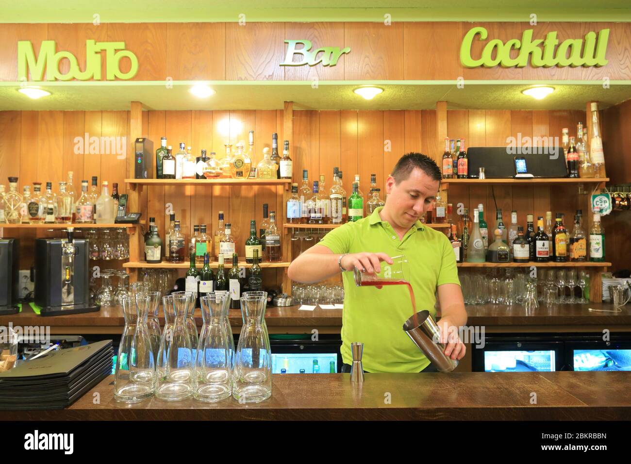 Francia, Haute Vienne, Limoges, Place de la Motte, ristorante le Petit Bouchon, bar Foto Stock