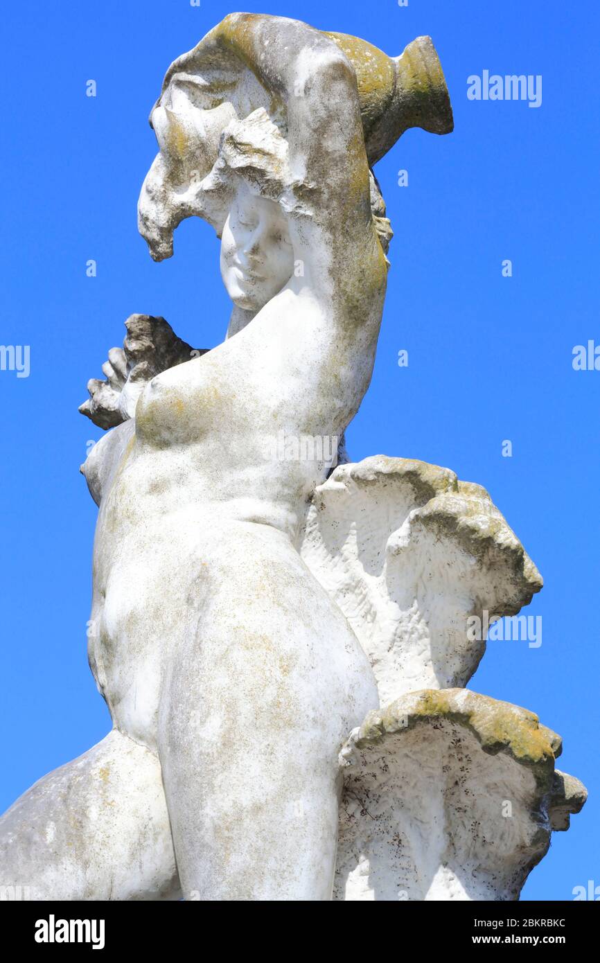 Francia, Loiret, Orleans, Parc Louis Pasteur, giardino pubblico francese fondato nel 1927 e situato all'interno del perimetro della regione naturale della Valle della Loira, patrimonio mondiale dell'UNESCO, fontana di Felix Charpentier (1926) Foto Stock