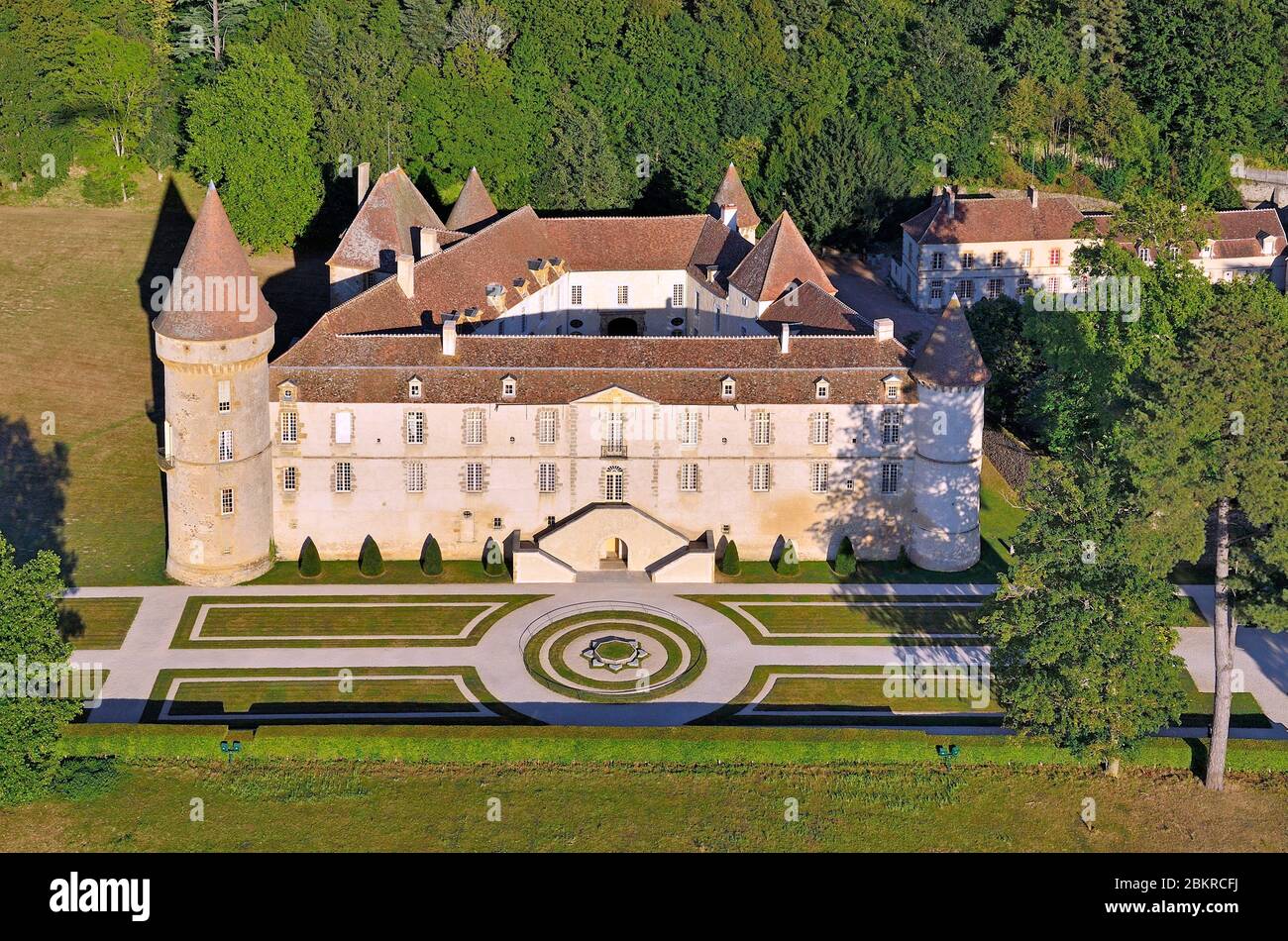 Francia, Nièvre, il castello di Bazoches du Morvan che apparteneva al maresciallo Vauban (vista aerea) Foto Stock