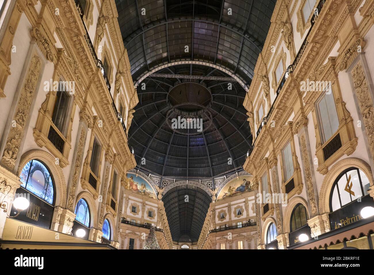 L'Italia, Lombardia, Milano, Vittorio Emanuele II, galleria shopping arcade costruito sul XIX secolo da Giuseppe Mengoni Foto Stock