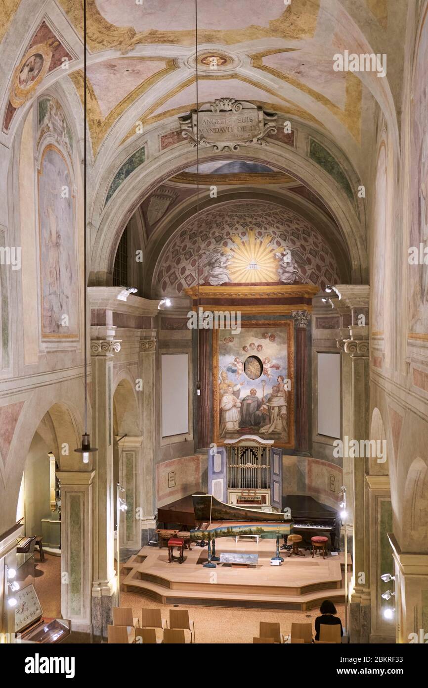 Italia, Emilia Romagna, Bologna, museo di antichi strumenti musicali, l'Oratorio di San Colombano che ospita la collezione Tagliavini, cappella della Madonna dell'Orazione Foto Stock