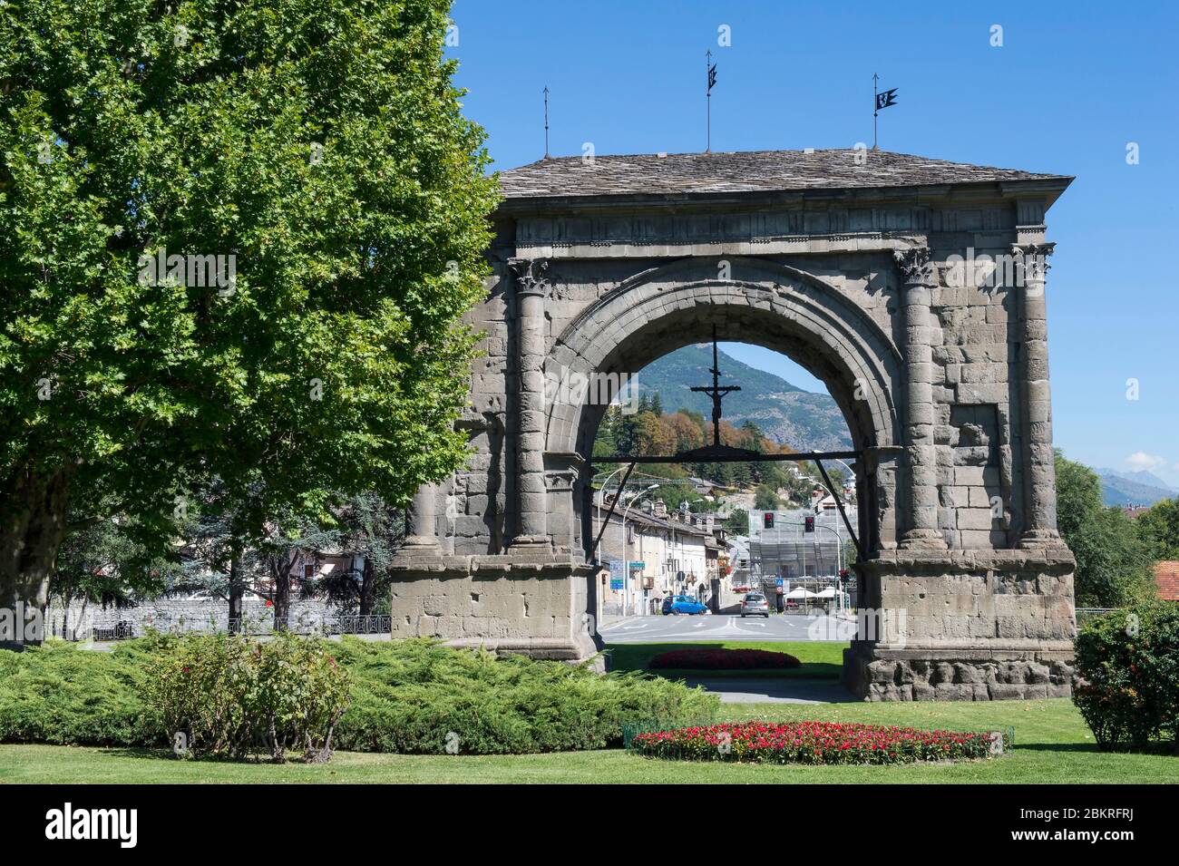 Italia, Valle d'Aosta, Aosta l'arco trionfale di Augusto all'ingresso della città Foto Stock