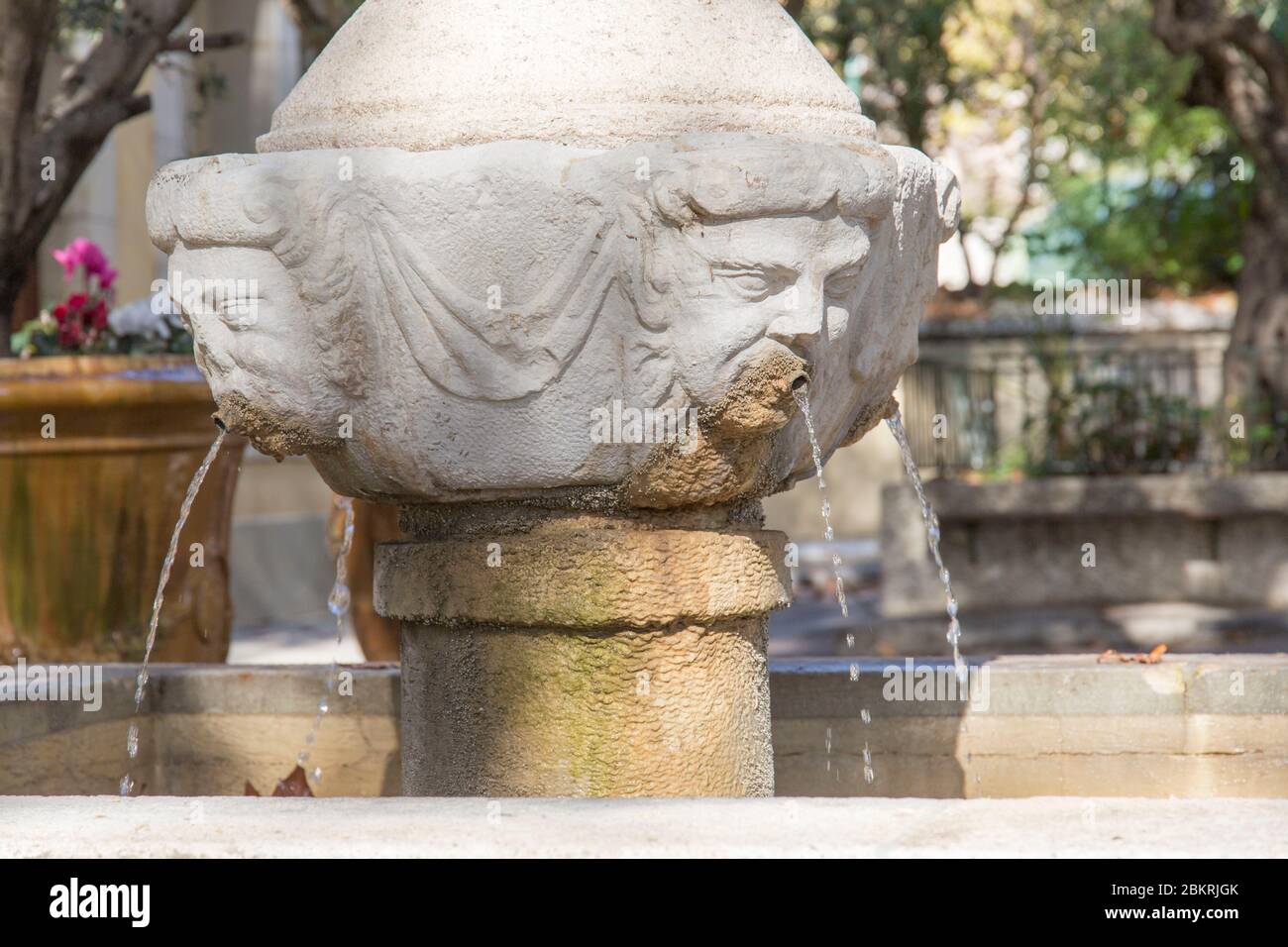Francia, Var, le Revest les Eaux, il villaggio, fontana Foto Stock