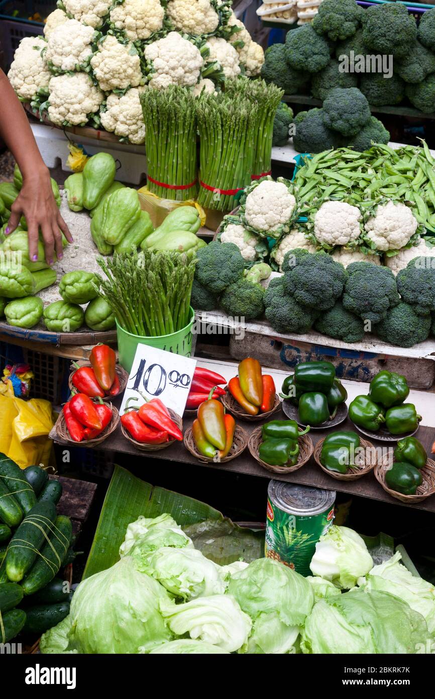 Filippine, Isola di Luzon, Manila, mercato della frutta e della verdura Foto Stock