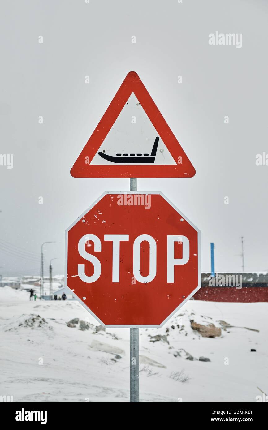 Stop segno in Ilulissat avvertimento di cani slitte Foto Stock