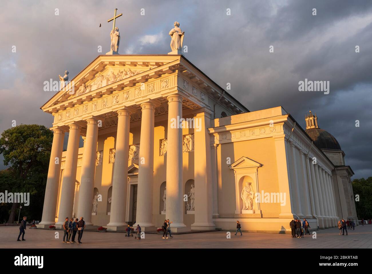 Lituania (Stati baltici), Vilnius, centro storico, patrimonio mondiale dell'UNESCO, San Stanislas e Cattedrale di San Vladislav Foto Stock