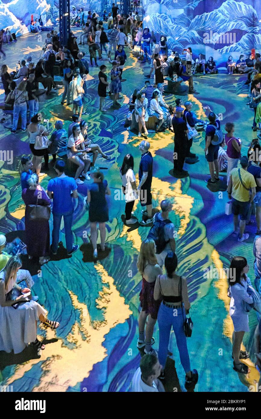 Francia, Parigi, Ateliers des Lumieres, mostra digitale, Van Gogh, la notte stellata, una creazione Gianfranco Iannuzzi, Renato Gatto, Massimiliano Siccardi Foto Stock