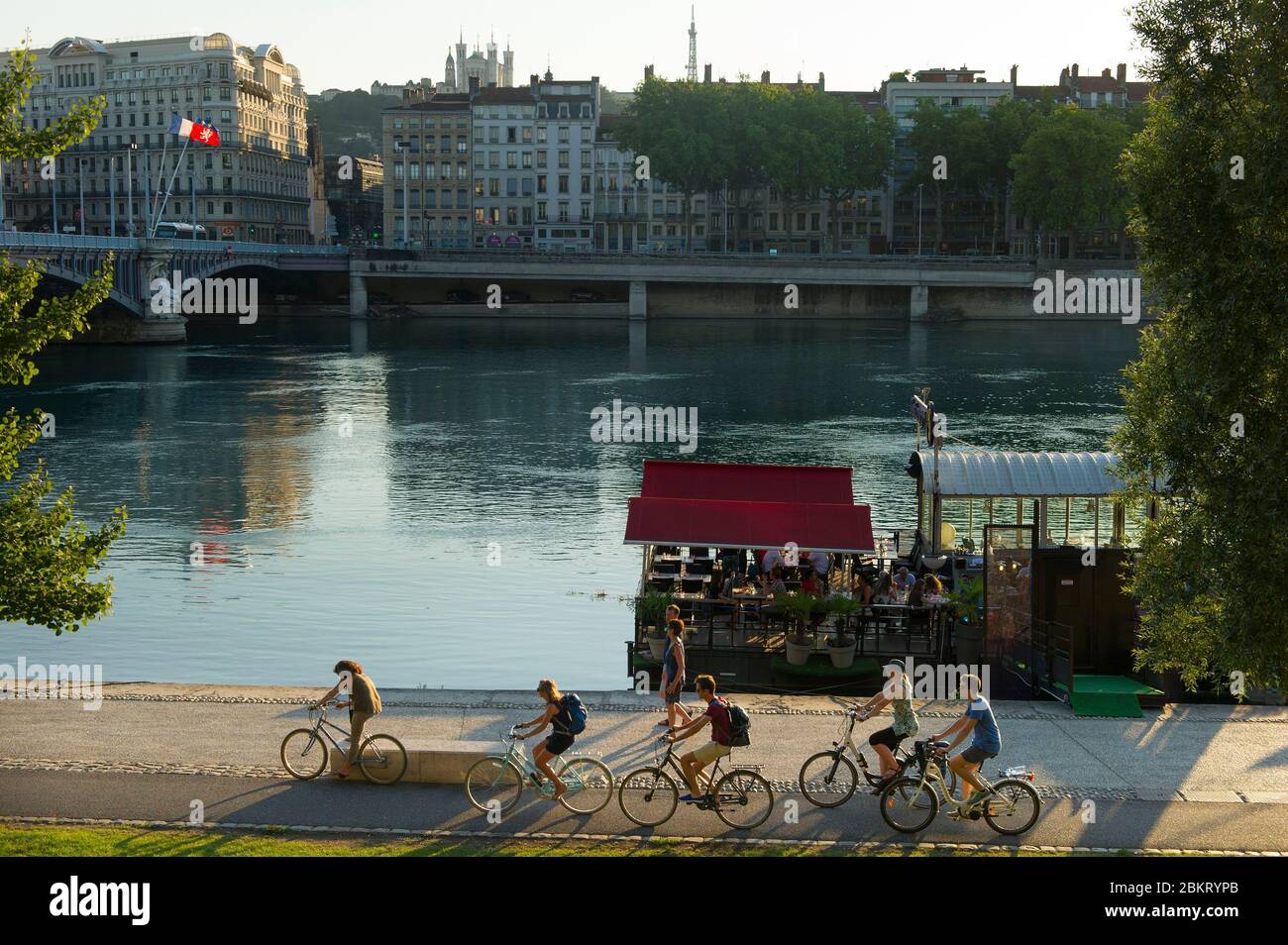 Francia, Rodano Lione, ViaRhona, ciclistes sur les quais du Rhone Foto Stock