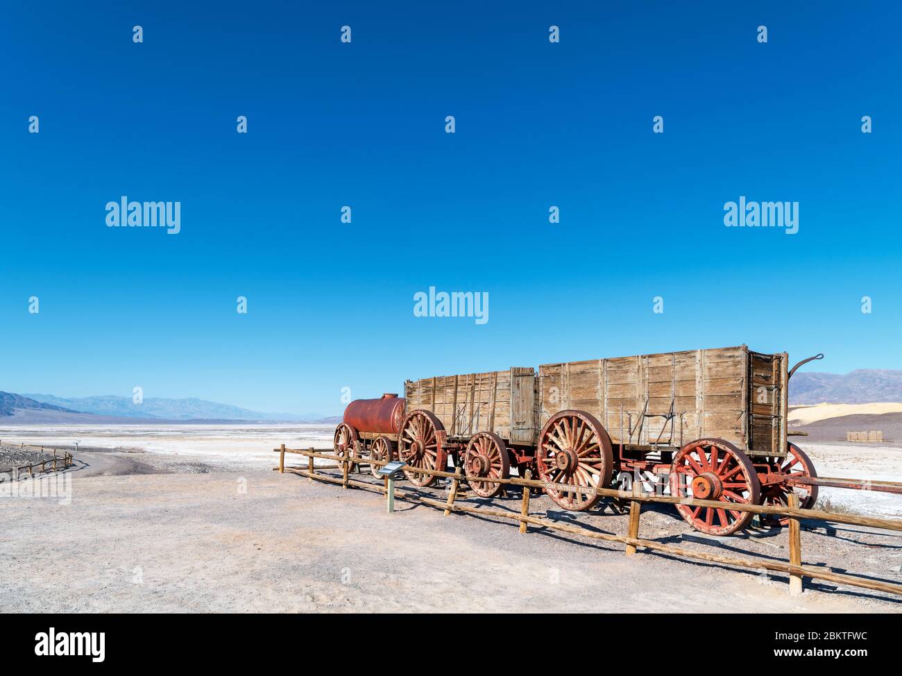 Carri borax "Twenty mule team", Harmony borax Works, Furnace Creek, Death Valley National Park, California, USA Foto Stock