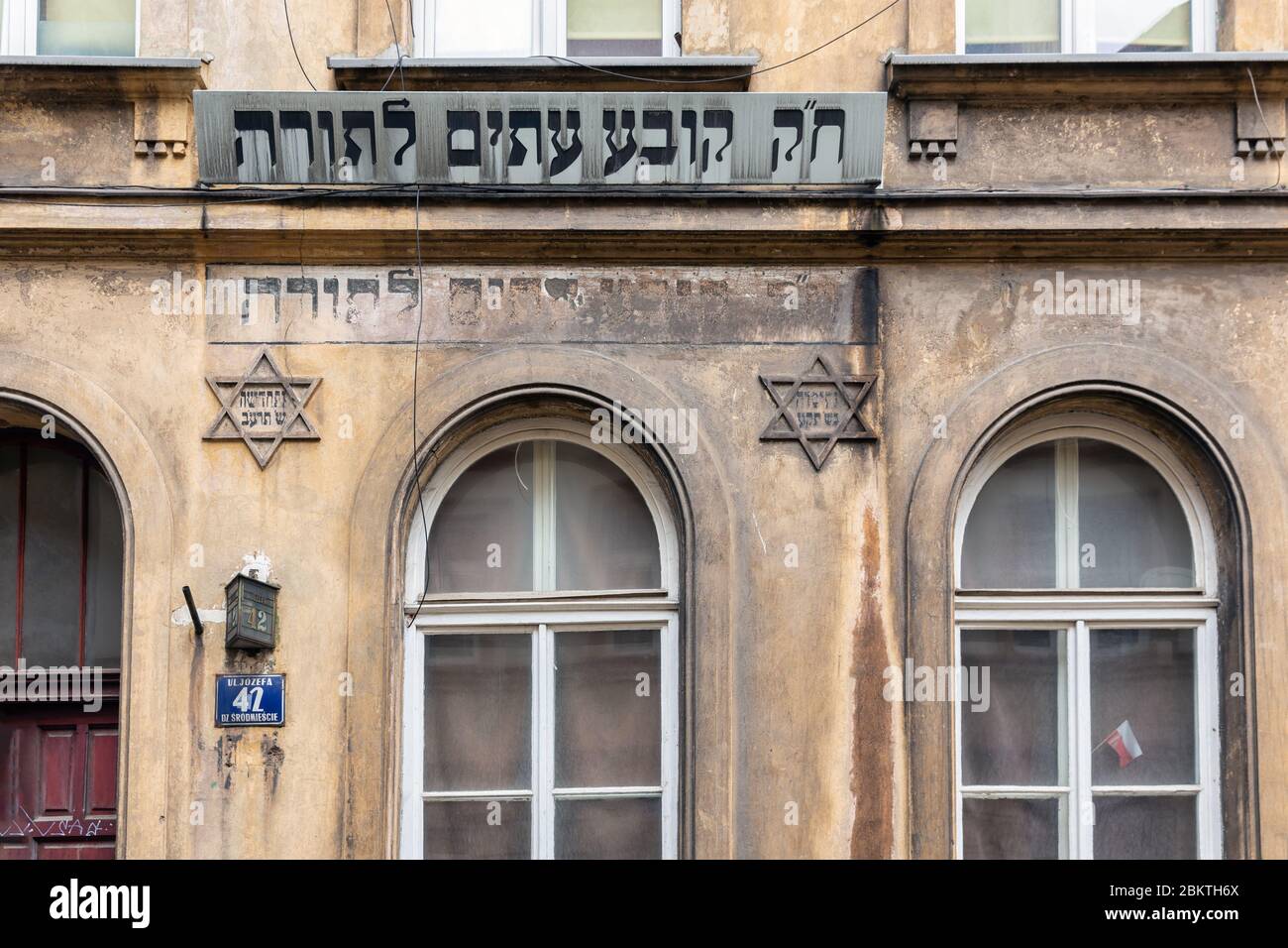 Edificio ebraico con lo Scudo di Davide nel quartiere ebraico di Cracovia Foto Stock
