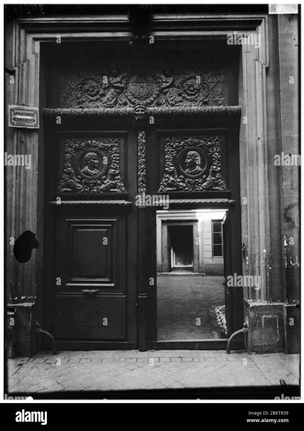 Hôtel des archevêques de Lyon - Portail - Parigi 05 - Médiathèque de l'architecture et du patrimoine - Foto Stock