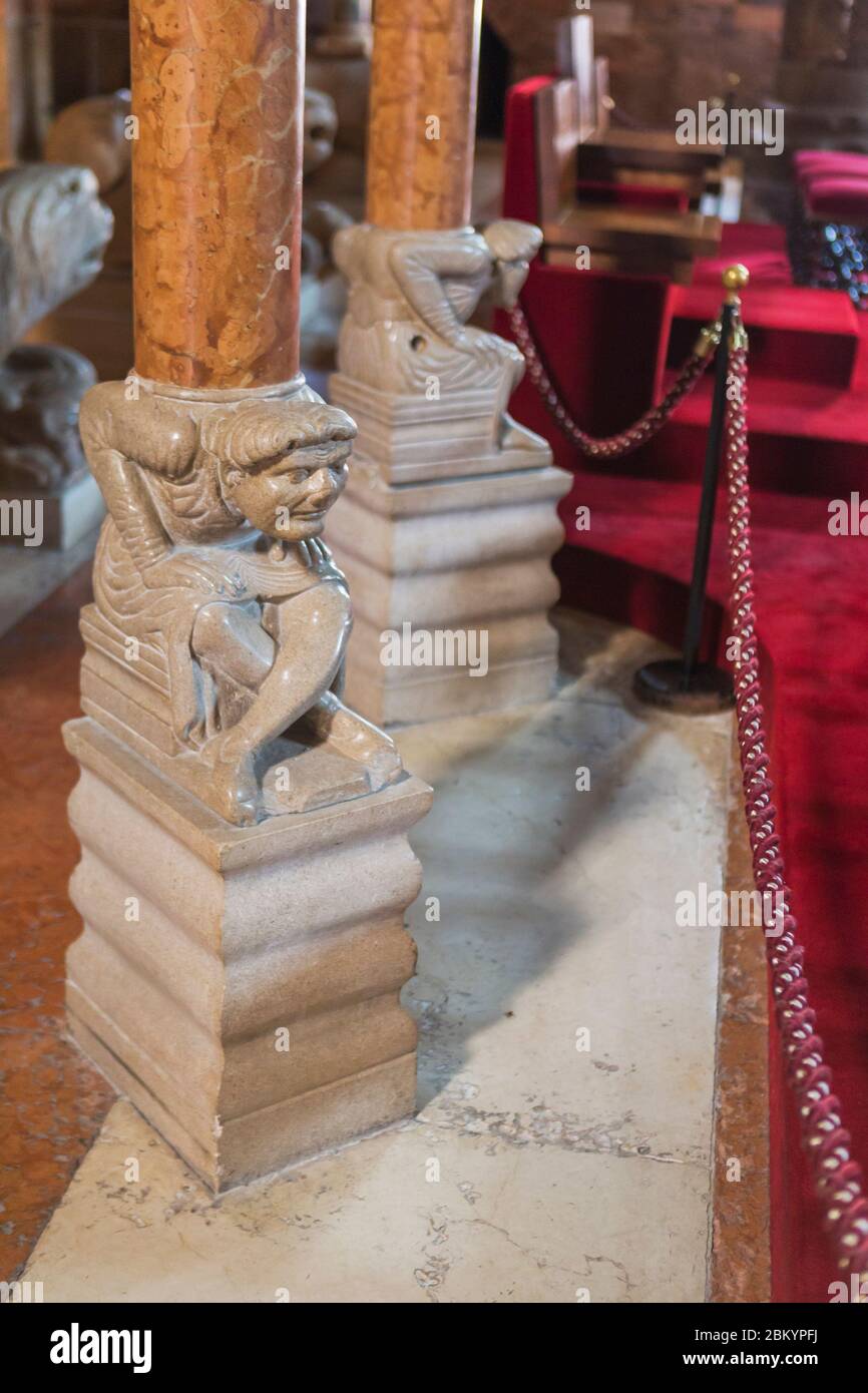 Interno della cattedrale di Modena, Modena, Emilia-Romagna, Italia Foto Stock