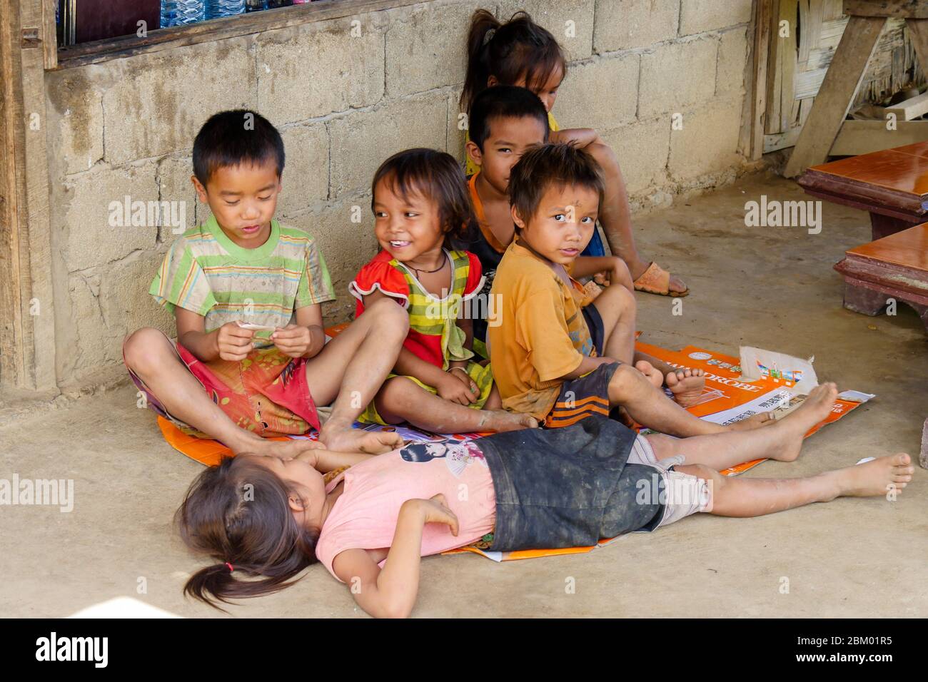 Bambini del villaggio di Houayfay (Luang Prabang, Laos) Foto Stock