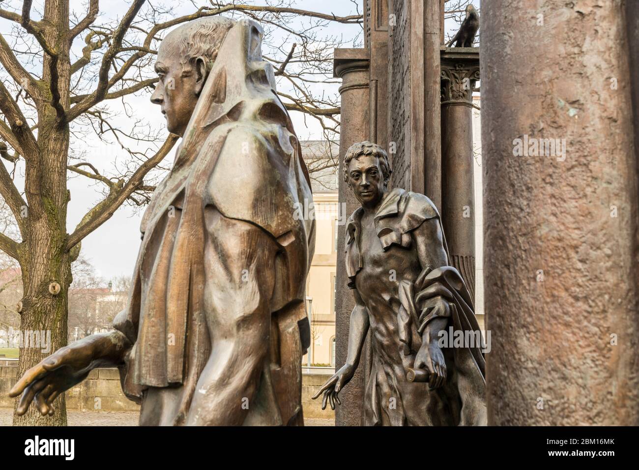 Hannover, Germania. Il Denkmal der Gottinger Sieben (Monumento ai sette di Gottingen), un complesso di sculture dedicato a sette professori universitari Foto Stock