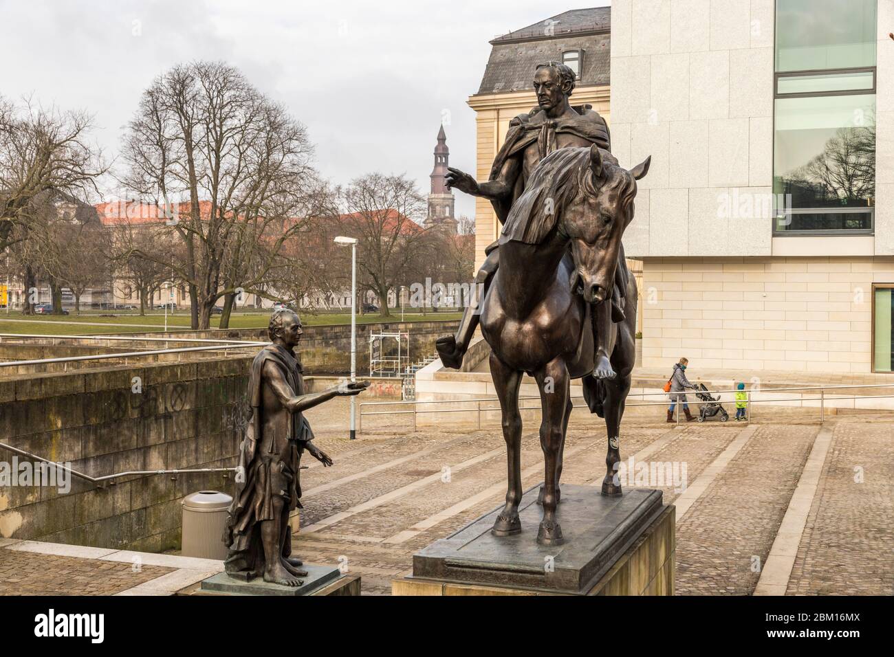 Hannover, Germania. Il Denkmal der Gottinger Sieben (Monumento ai sette di Gottingen), un complesso di sculture dedicato a sette professori universitari Foto Stock