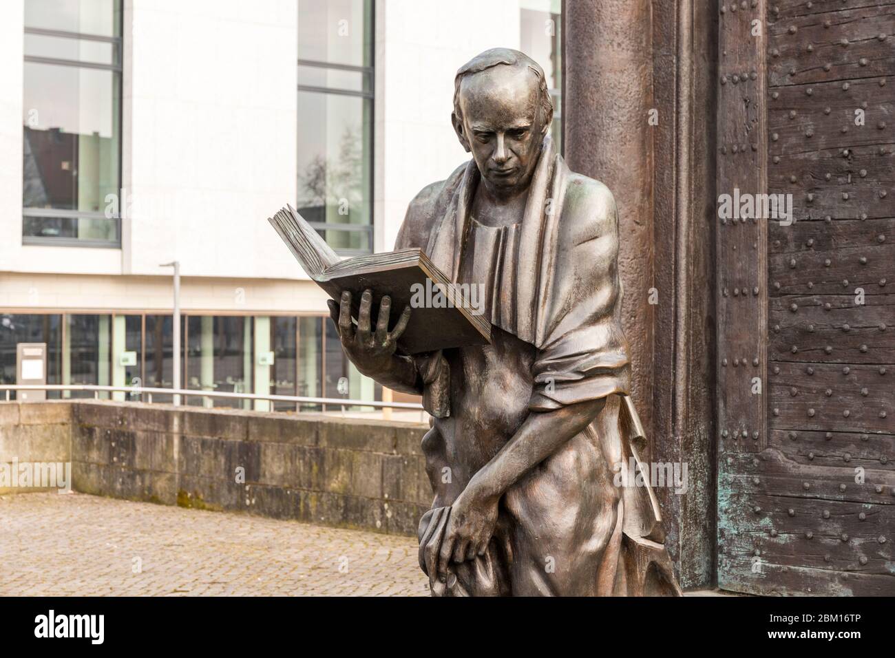 Hannover, Germania. Il Denkmal der Gottinger Sieben (Monumento ai sette di Gottingen), un complesso di sculture dedicato a sette professori universitari Foto Stock