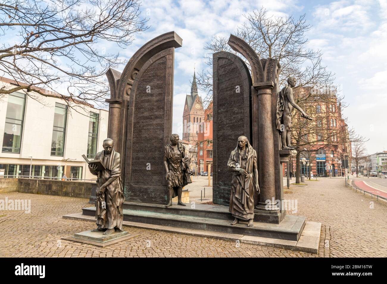 Hannover, Germania. Il Denkmal der Gottinger Sieben (Monumento ai sette di Gottingen), un complesso di sculture dedicato a sette professori universitari Foto Stock