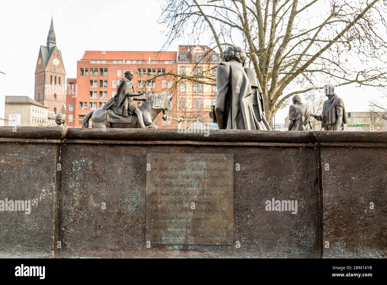 Hannover, Germania. Il Denkmal der Gottinger Sieben (Monumento ai sette di Gottingen), un complesso di sculture dedicato a sette professori universitari Foto Stock
