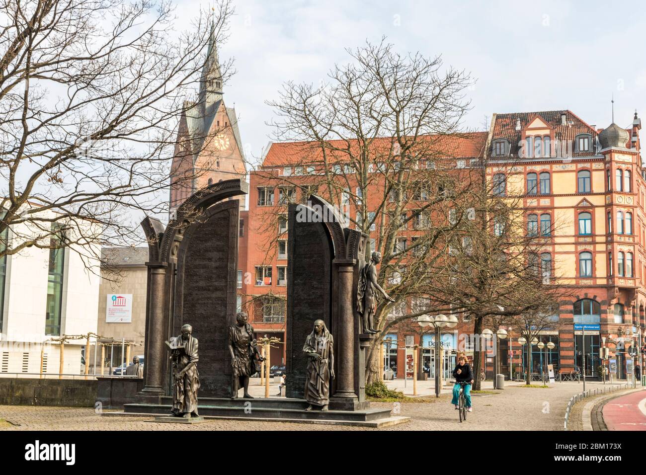 Hannover, Germania. Il Denkmal der Gottinger Sieben (Monumento ai sette di Gottingen), un complesso di sculture dedicato a sette professori universitari Foto Stock