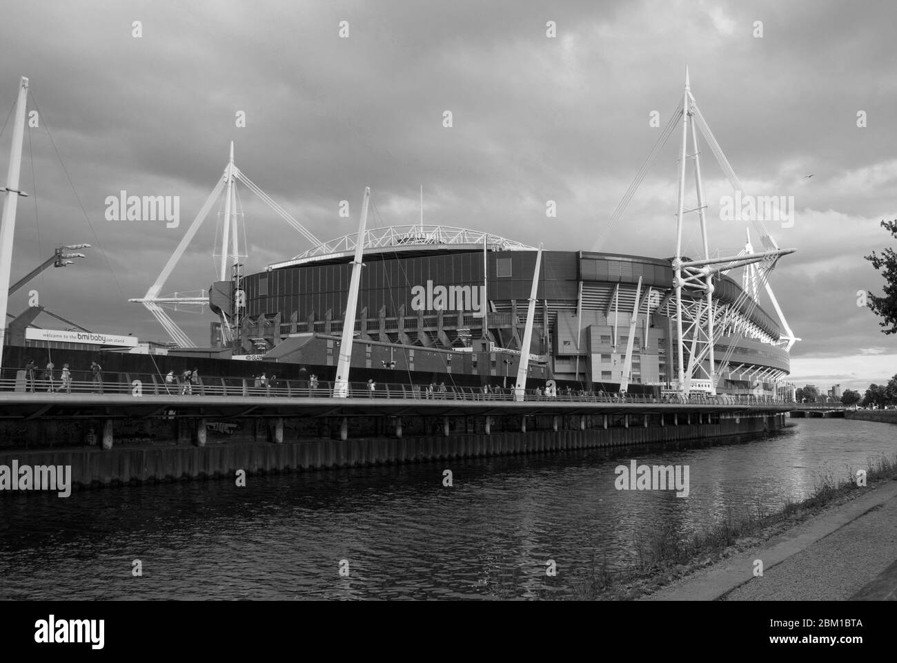 Millennium Stadium Principality Stadium, Westgate Street, Cardiff, Galles CF10 1JA by Bligh Lobb Sports Architecture HOK 2000s B&W. Foto Stock